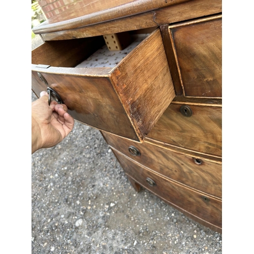 28 - A Victorian mahogany bow front chest of five drawers  104x52x103