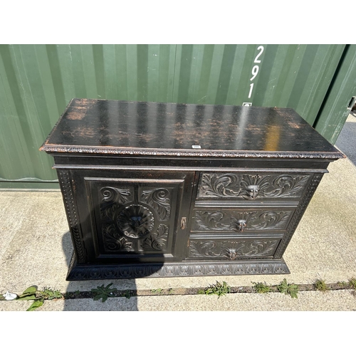 280 - A carved oak sideboard 135x50x100