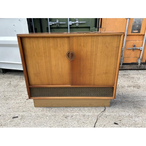 290 - A deco style walnut cased gramophone by GRUNDIG