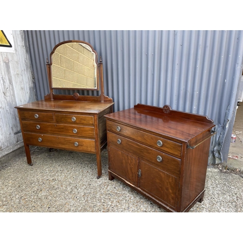 55 - An Edwardian mahogany bedroom pair consisting of a four drawer dressing table and a washstand chest