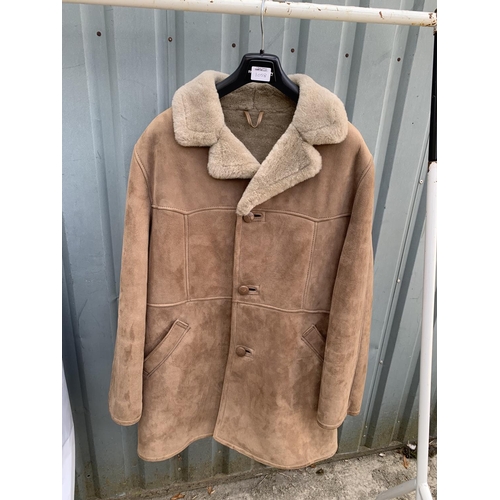 1058 - Gents Sheepskin  3/4 Length Coat Size 46