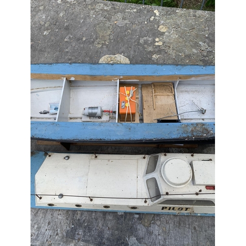 1067 - Wooden model Pilot boat, length 85 cms