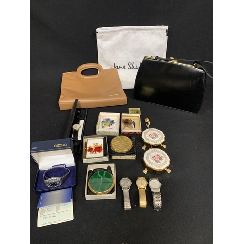 607 - 2 Stratton compacts, 2 Stratton Trinket Boxes and Stratton notecase, Costume brooches and watches an... 