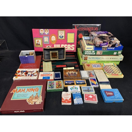 609 - Jigsaws, games and playing cards