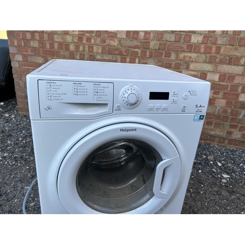 329 - A HOTPOINT 9kg washing machine