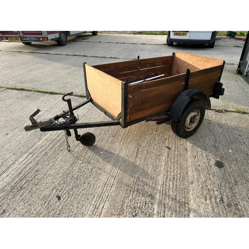 363 - A small car trailer with two light boards 88x153 load area