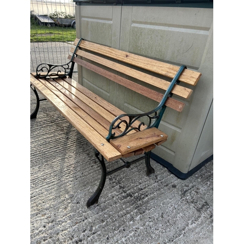 382 - A refurbished iron framed garden bench with hardwood slatted seat