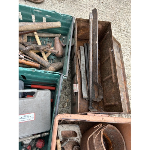 434 - Four trays of tools including tyre changing bars, hammers, riveter etc