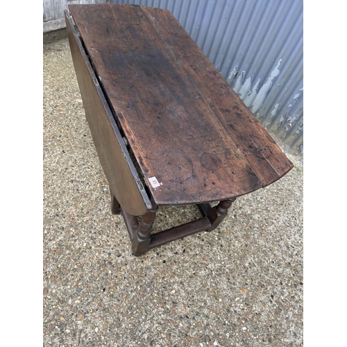 85 - A large Antique oak gate-leg table 140x160