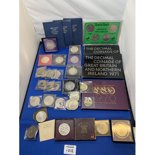 1012 - Collection of 33 GB Crowns, three annual Coinage Sets and three Decimal coin sets