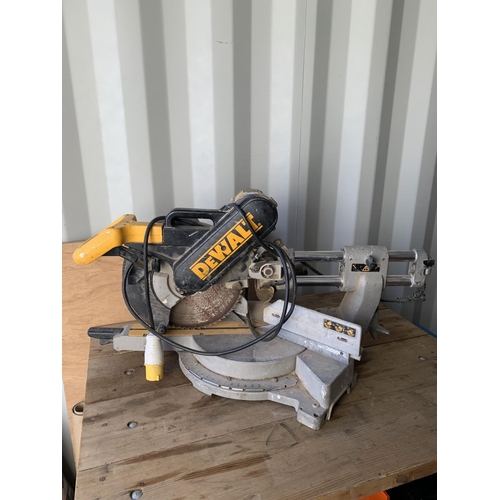 413 - Dewalt 110v Mitre saw DW708LX