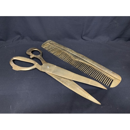 577 - Large Metal shop display scissors 75 cms long and comb, 78cms long