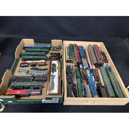 862 - Two trays of OO Gauge carriages and loco parts, for spares and repairs