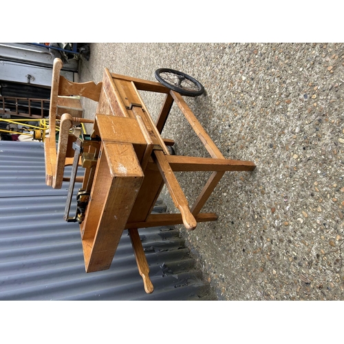 127 - A 20th century oak JOCKEY SCALE seated weighing scales