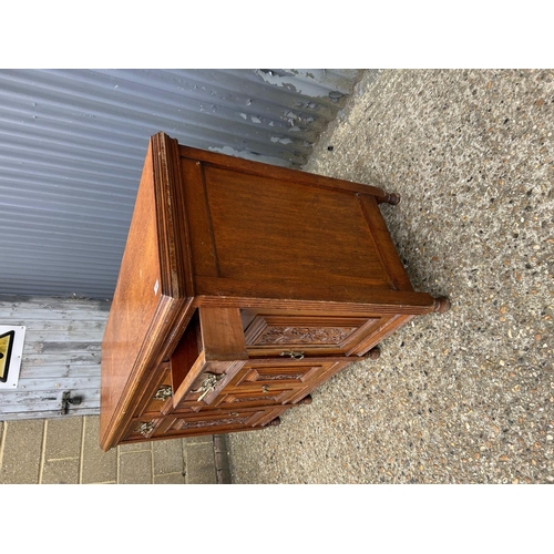 143 - A large Edwardian mahogany sideboard 152x60x92