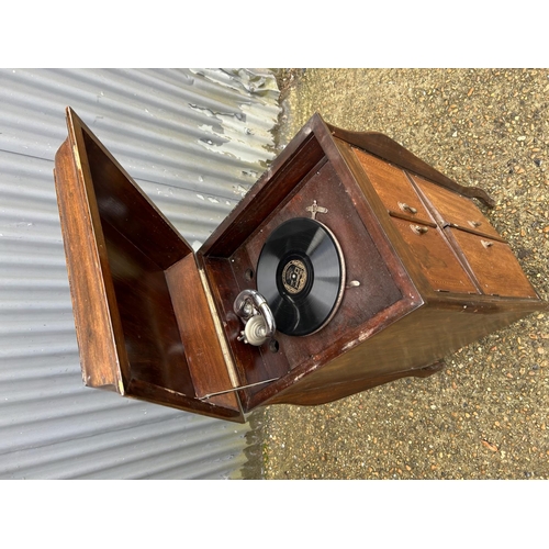 185 - A mahogany cased wind up gramophone