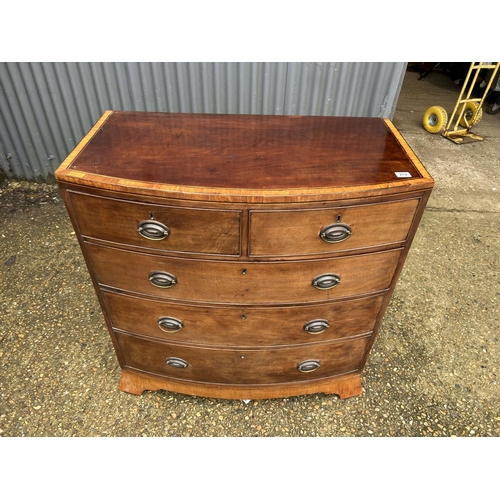 202 - A Victorian mahogany bow front chest of five drawers 100x55x104