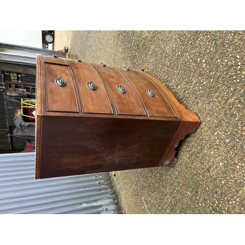 202 - A Victorian mahogany bow front chest of five drawers 100x55x104