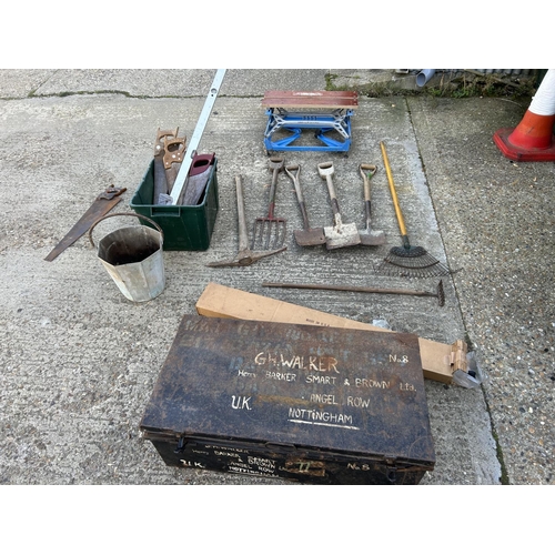 50 - Hand tools, workmate, tub and tin trunk with contents