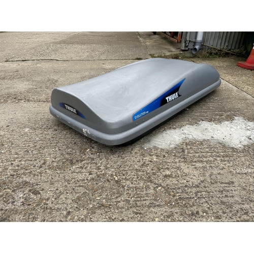 86 - THULE roof top box with key