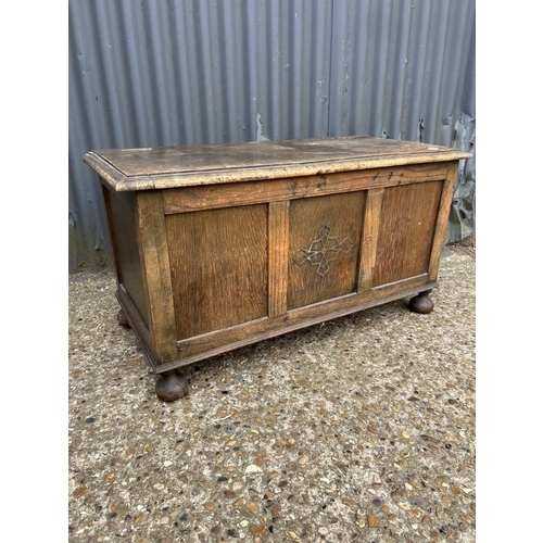 134 - A oak blanket box