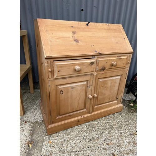 88 - A solid pine bureau