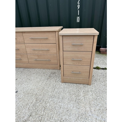 261 - A modern chest of six drawers together with a pair of matching bedsides