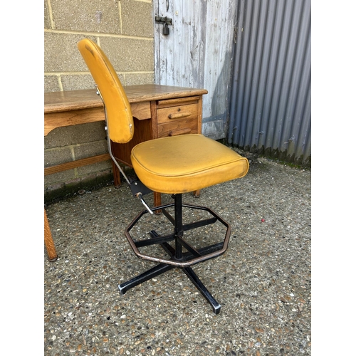 122 - Vintage swivel typist stool