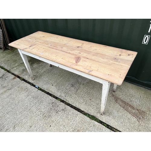 350 - A french style pine table with white painted tapered legs 183x67x76