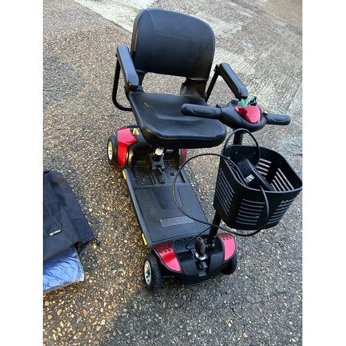 350e - A GOGO traveller mobility scooter with key and charger (requires new batteries)