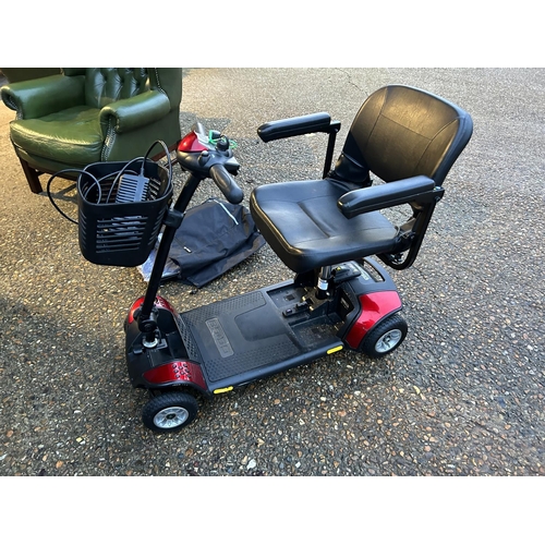 350e - A GOGO traveller mobility scooter with key and charger (requires new batteries)