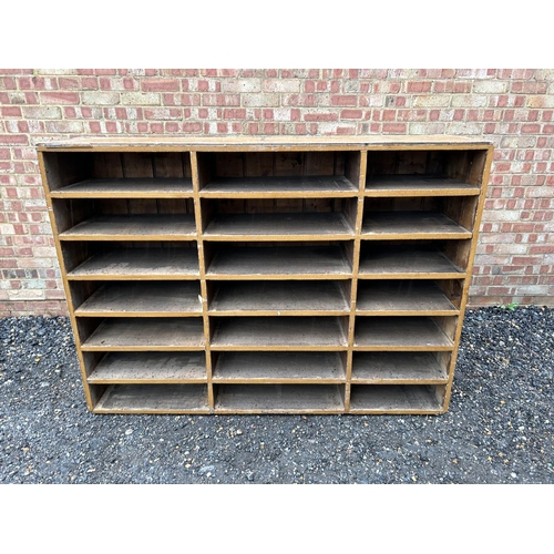 39 - A large vintage pine pigeon hole unit 170x42x122