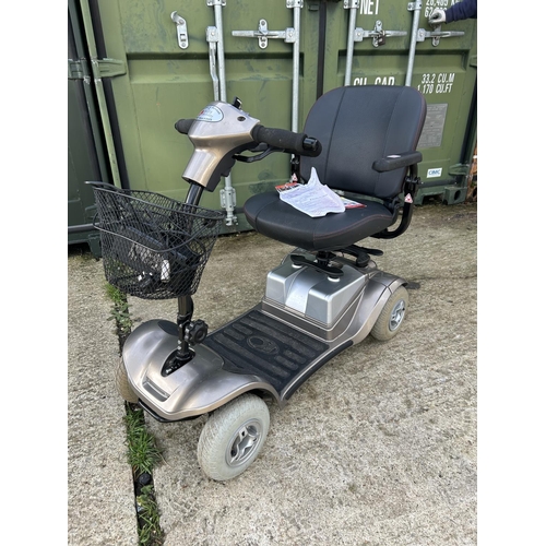 392 - A ZEOSPORT mobility scooter with key and charger in worker order, together with purchase invoice (ov... 