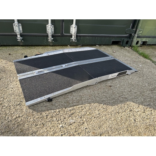 393 - A folding aluminium access ramp