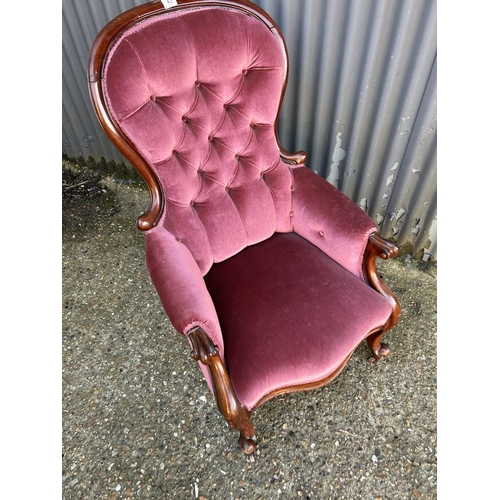 43 - A pink upholstered victorian button back bedroom chair