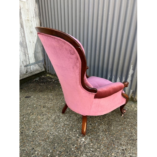 43 - A pink upholstered victorian button back bedroom chair