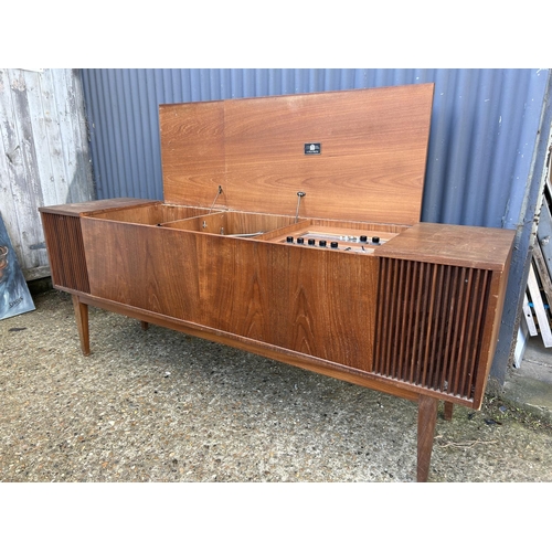 98 - Teak cased Dinotron radiogram