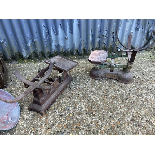 99 - 2 set of vintage scales, scoop and tin box