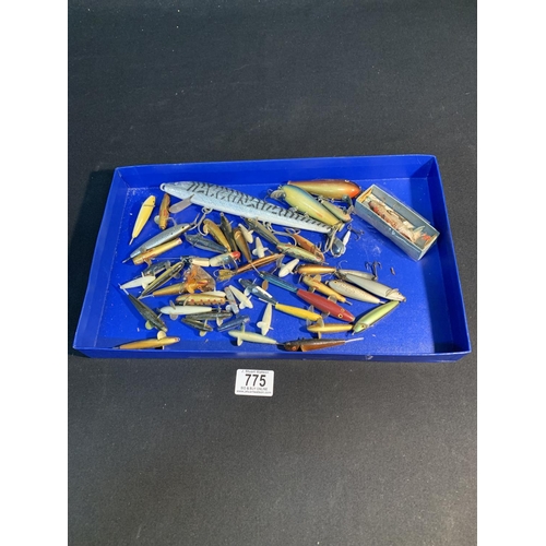 775 - Tray of vintage fishing lures