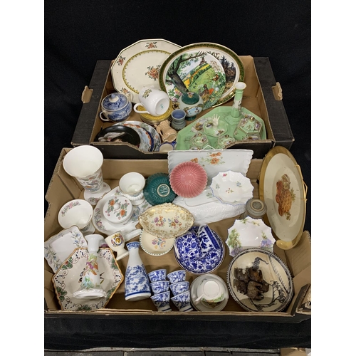 798 - 2 Trays of decorative china