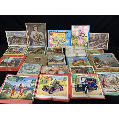 Collection of 22 vintage Jigsaw puzzles mostly Victory