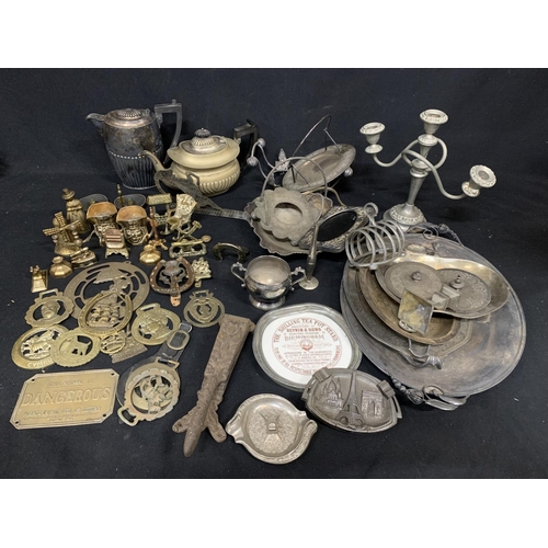 988 - Silver platedware, metal ware and brassware (2)