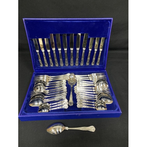 511 - Canteen of stainless steel Kings Pattern cutlery