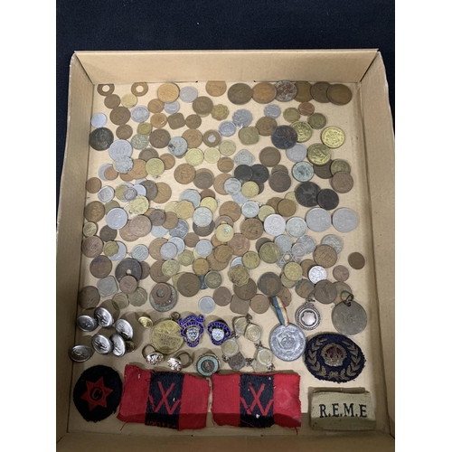 637 - Collection of assorted coins, railway buttons and badges