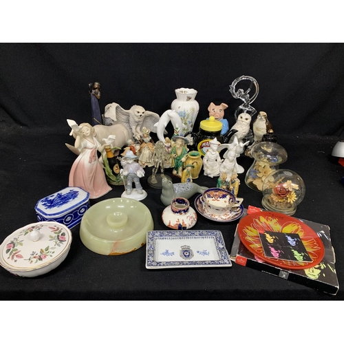 721 - Large collection of collectable china and figures including Andy Warhol collectors plate (2)