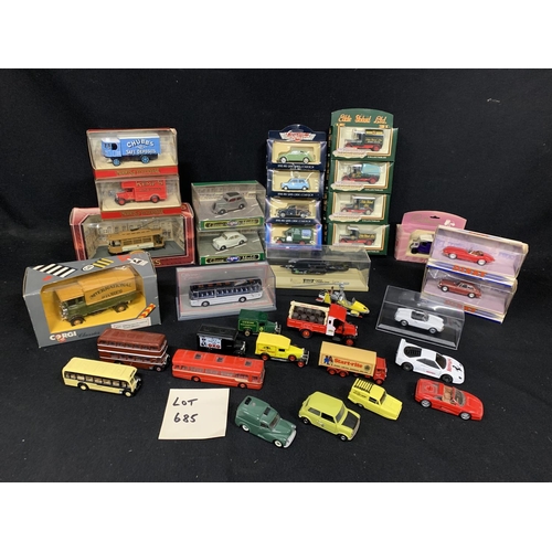 685 - Assorted boxed model vehicles including Corgi & Dinky and 14 unboxed model vehicles