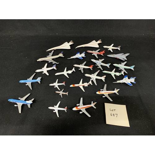 687 - 23 assorted die cast Model Airline planes including, Matchbox, Corgi and others