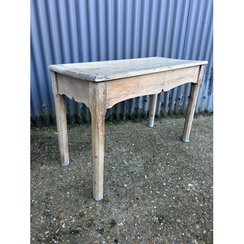 13 - An antique  pine side table 100x44x68