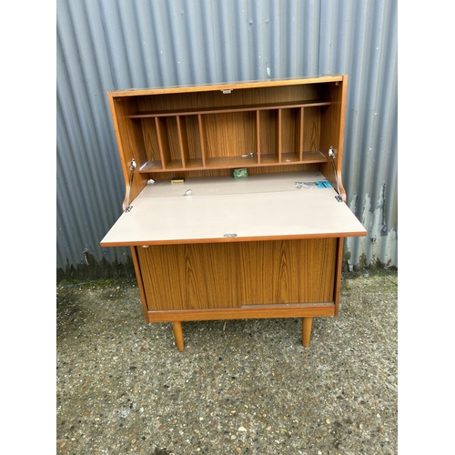 209 - A schrieber teak effect bureau 80x47x114