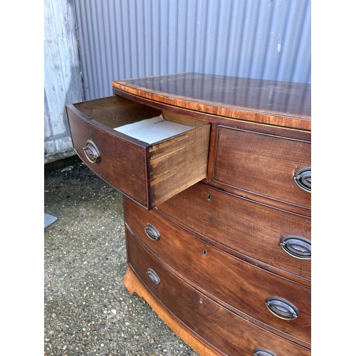35 - A good quality mahogany bow front chest of drawers 100x54x106